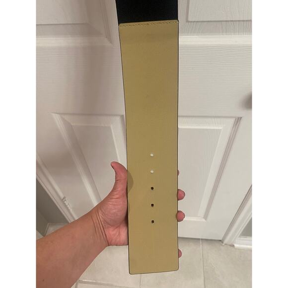 Wide Snakeskin Print Belt Round  Gray-metal Buckle Elastic Back Size XS/S - Picture 5 of 6